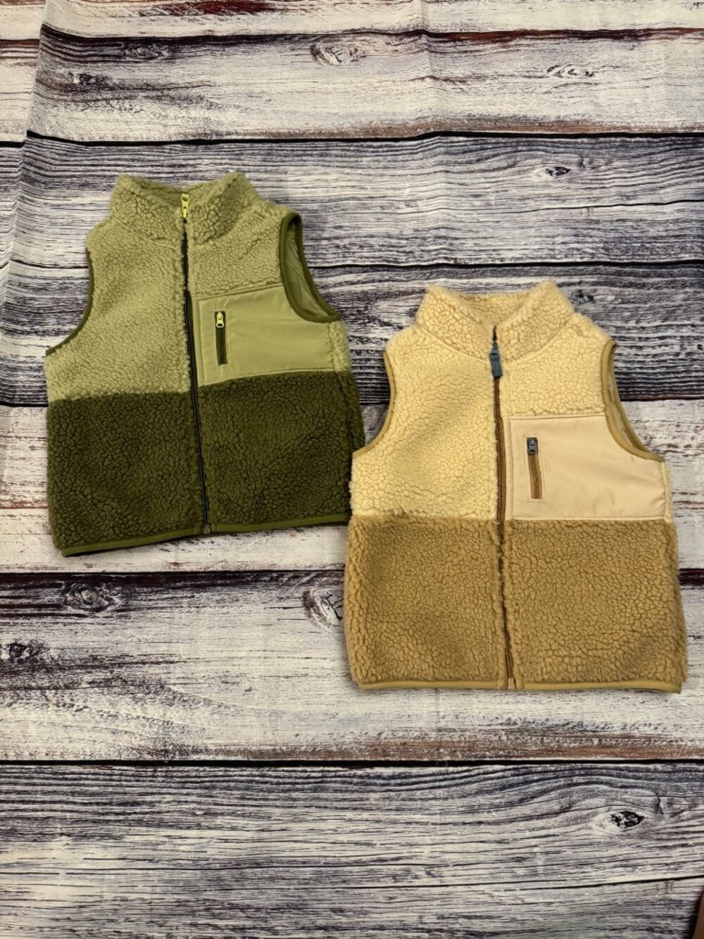 Carter’s Boys 5T Sherpa Fleece Vest Lot of 2 Colorblock Green Tan Full Zip